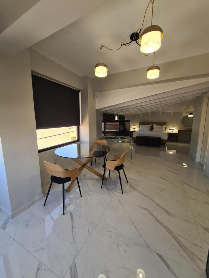 Ilia'S Luxury Suites - Adults Only ซิโลกาสโตร ภายนอก รูปภาพ